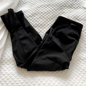 Black leggings, lululemon